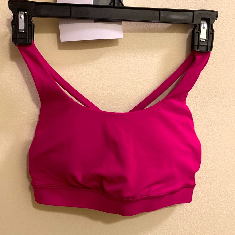 Lululemon sports bra. RUNS SMALL. Size 4 pink
